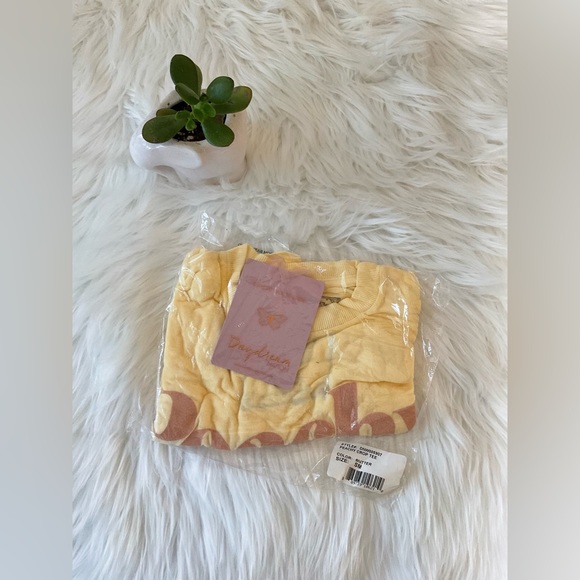 Daydream Nation Crop Tee in Butter - Picture 2 of 2